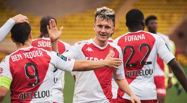 紧张而热烈 紧张而热烈